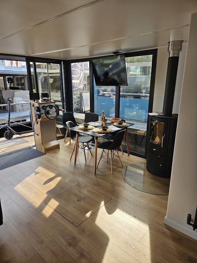 foto: 30 Campi 460 Houseboat