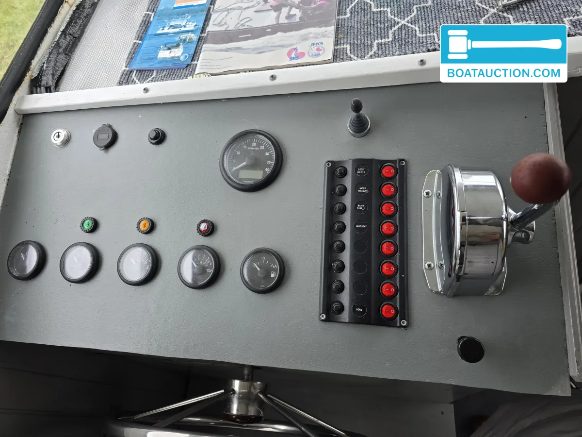 foto: 11 Motorboat 1100