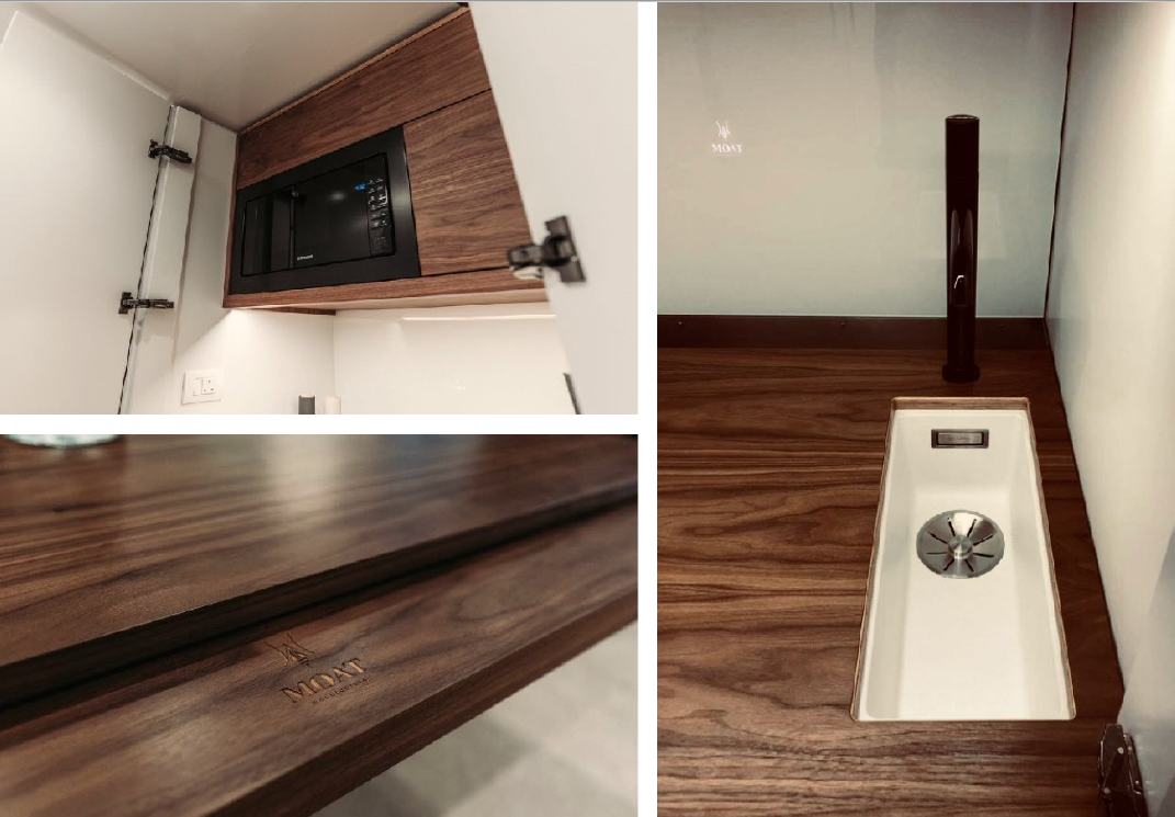 foto: 13 MX4 Houseboat MOAT