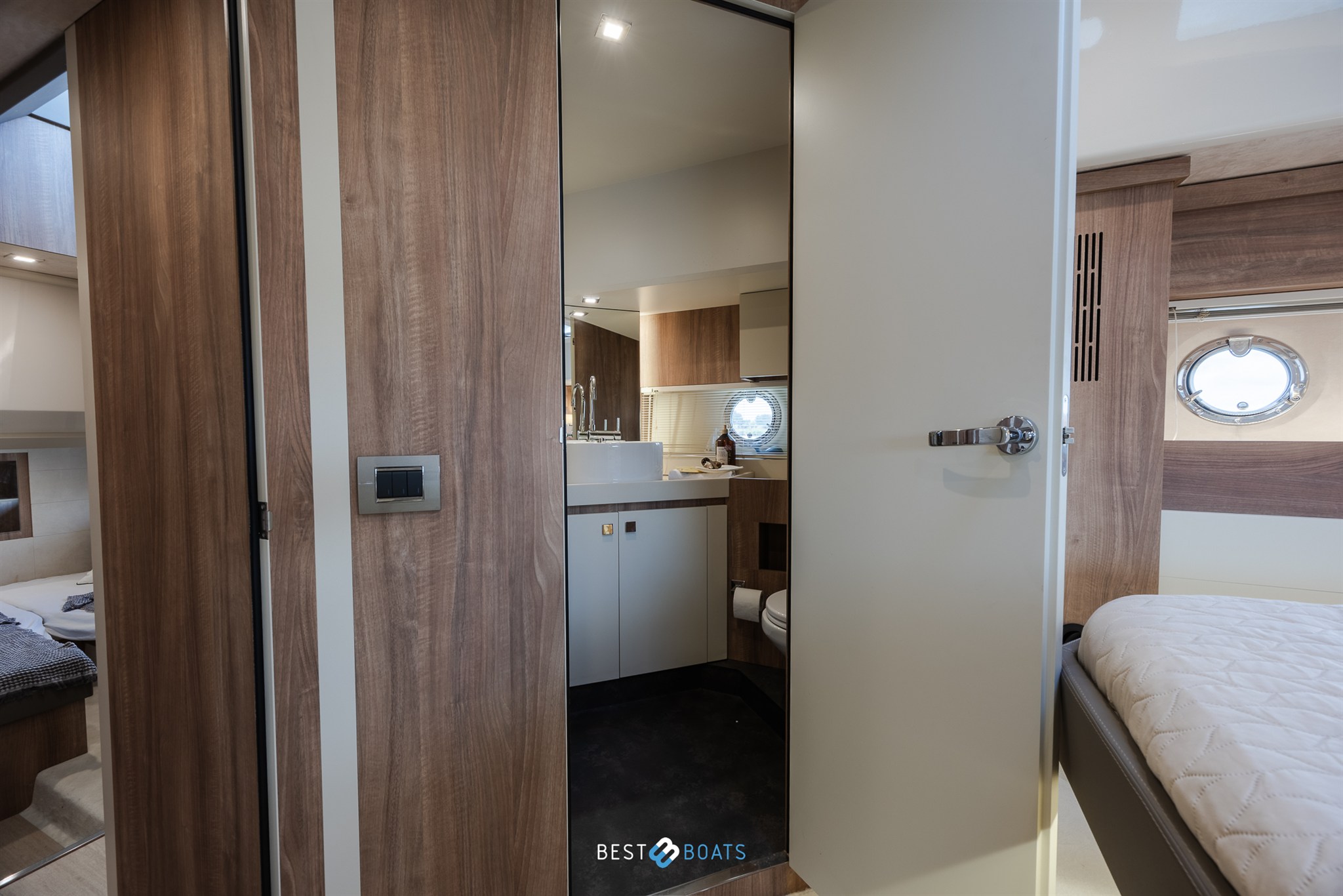 foto: 54 Cranchi Eco Trawler 43 Long Distance