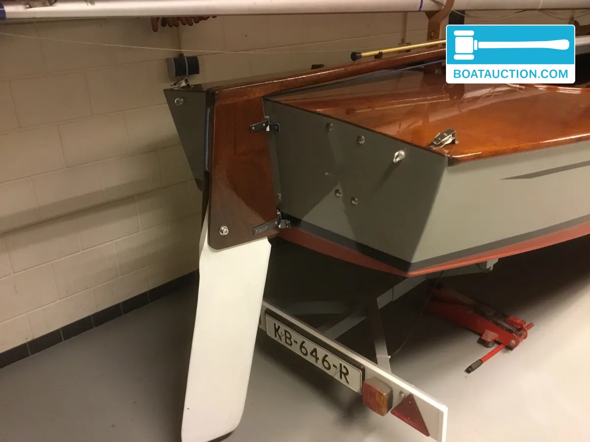 foto: 30 Spanker 712