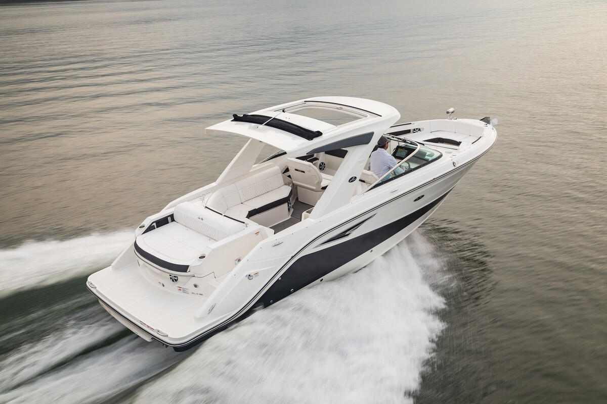 hoofdfoto: 1 Sea Ray SLX 310