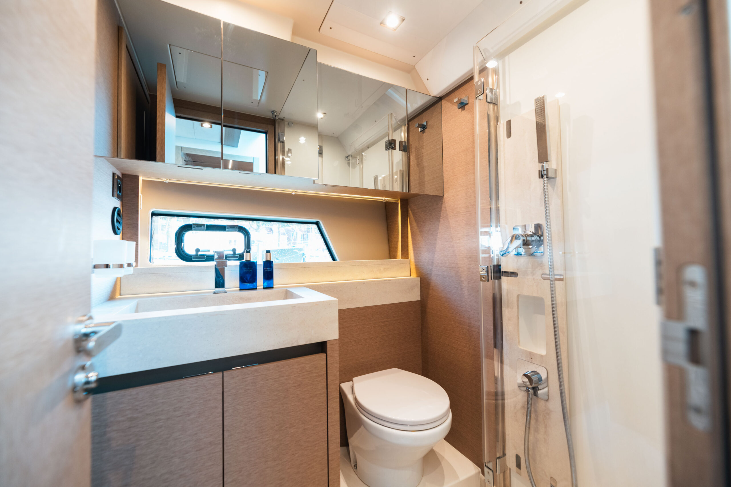 foto: 30 Prestige 520