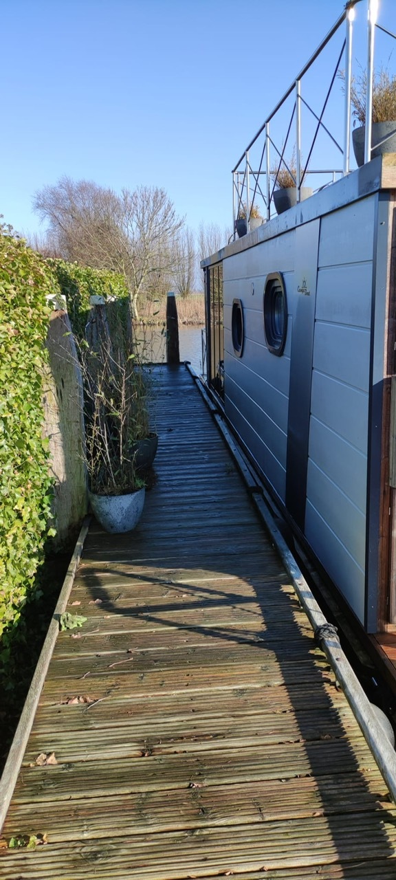 foto: 30 Campi 400 Per Direct Irnsum Ligplaats (Houseboat)
