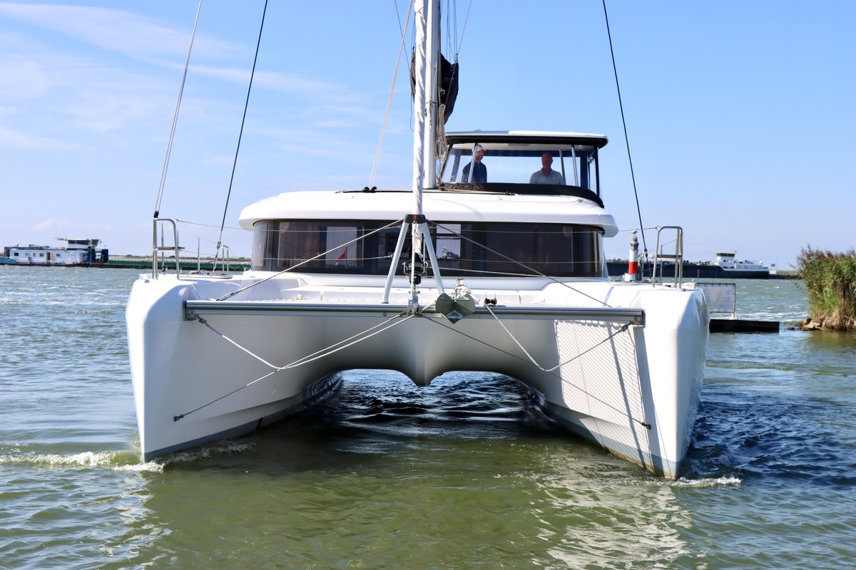 foto: 169 Lagoon 42 Full specs