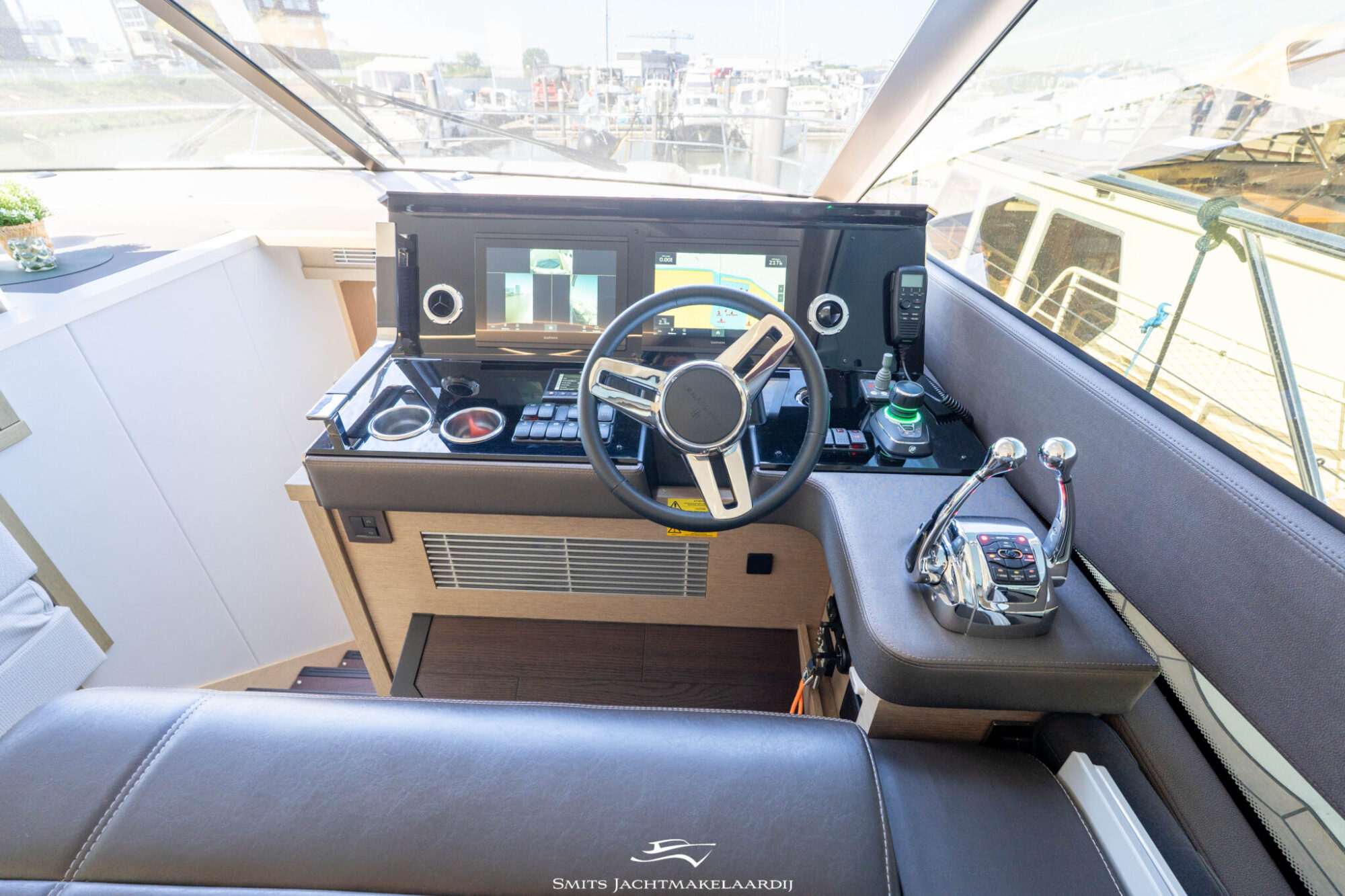foto: 29 Prestige Prestige 590 Flybridge