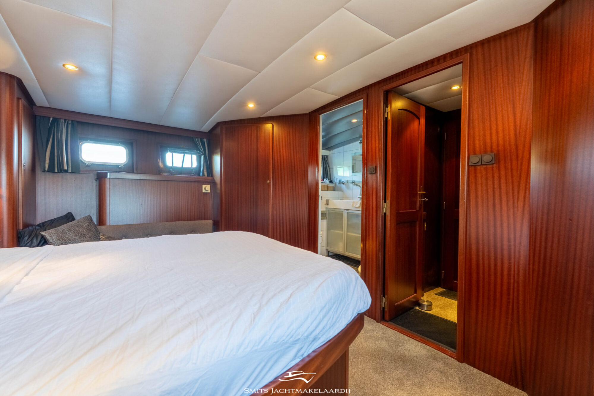 foto: 65 Van der Valk Valk Vitesse 54 Stabilizers