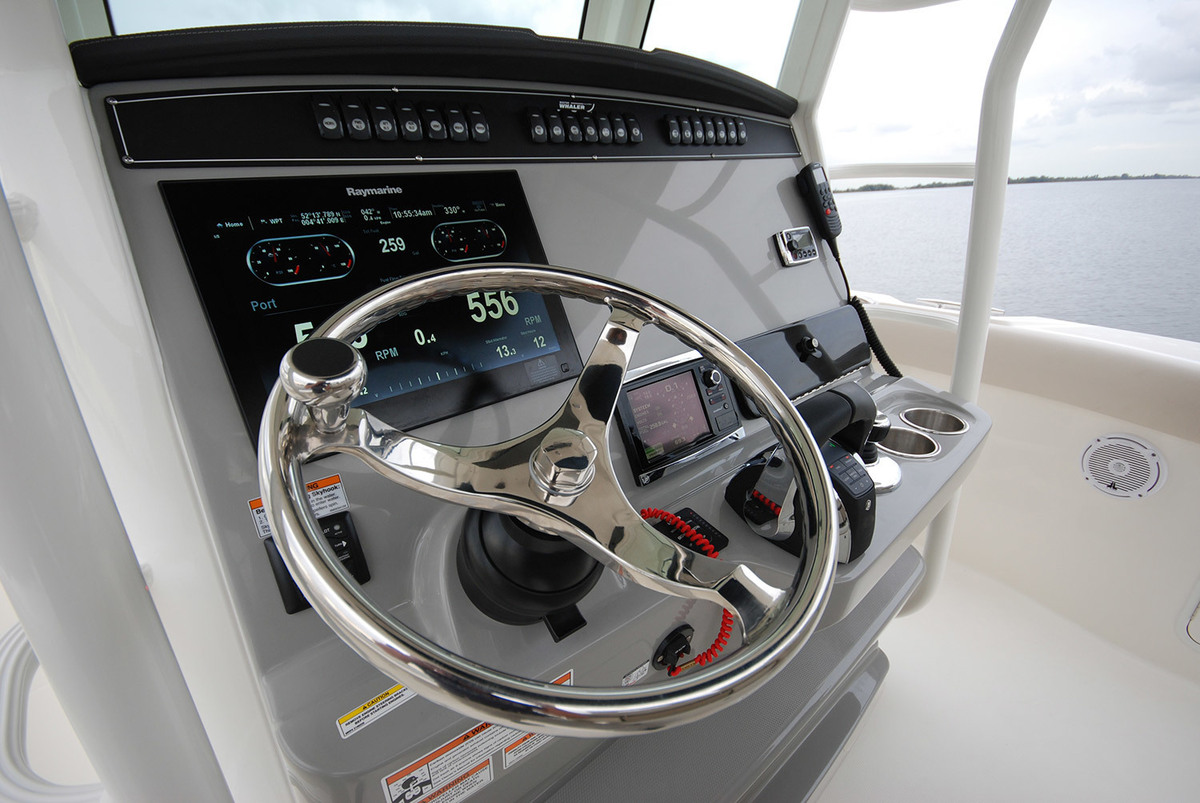 foto: 57 Boston Whaler 330 Outrage