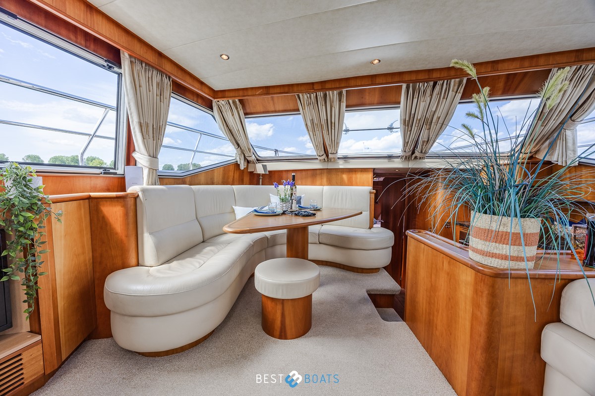 foto: 48 Van den Hoven Exclusive 1600