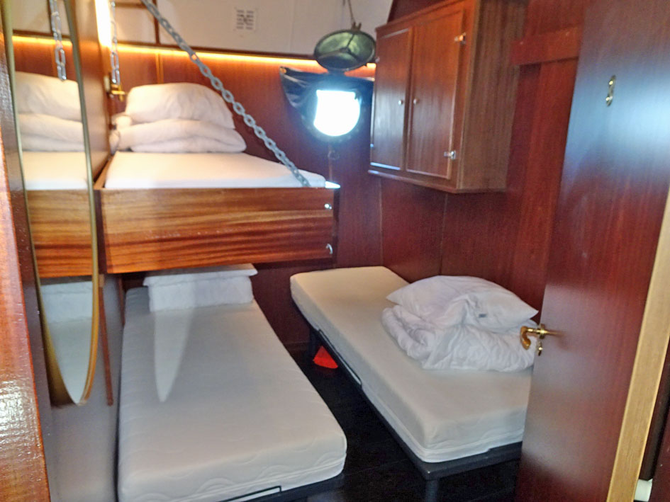 foto: 62 3 mast Charterschip / Evenementenboot 44 nachtgasten, 150 daggasten