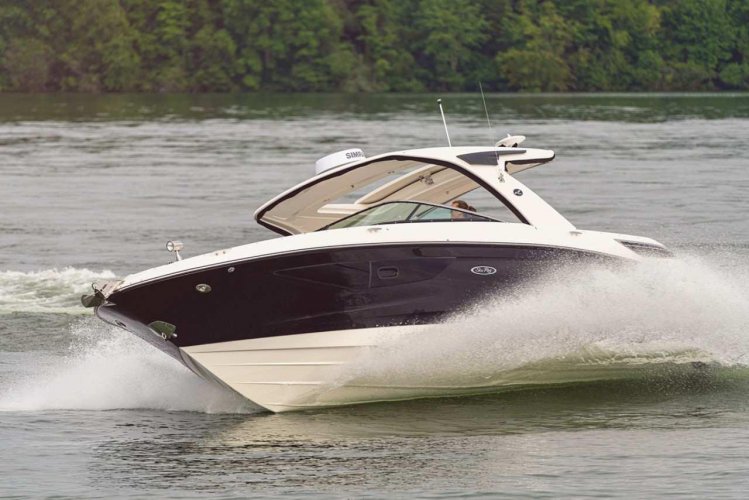 foto: 6 Sea Ray SLX 350