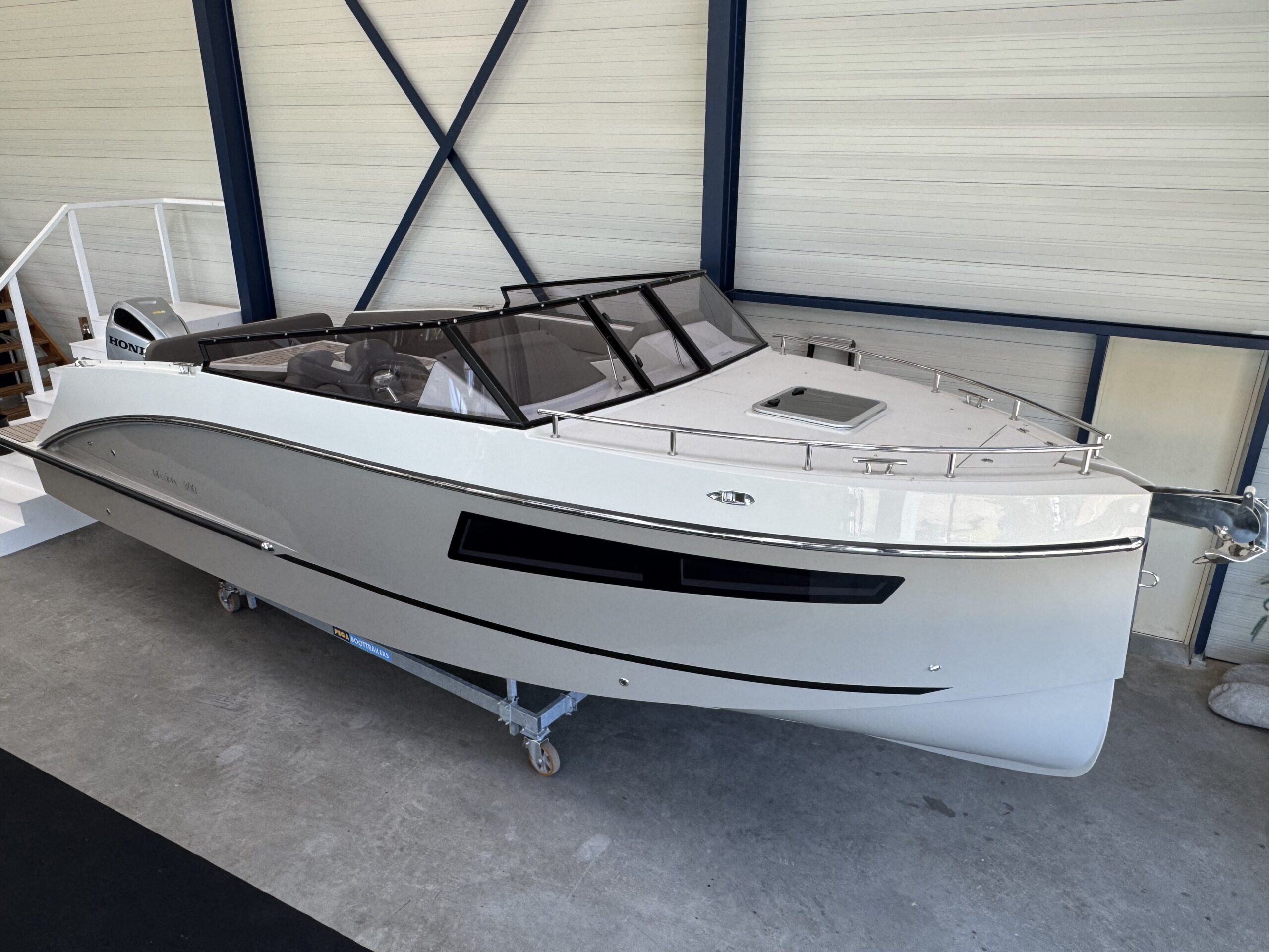 foto: 14 Maxima 800 Cabin (op voorraad)