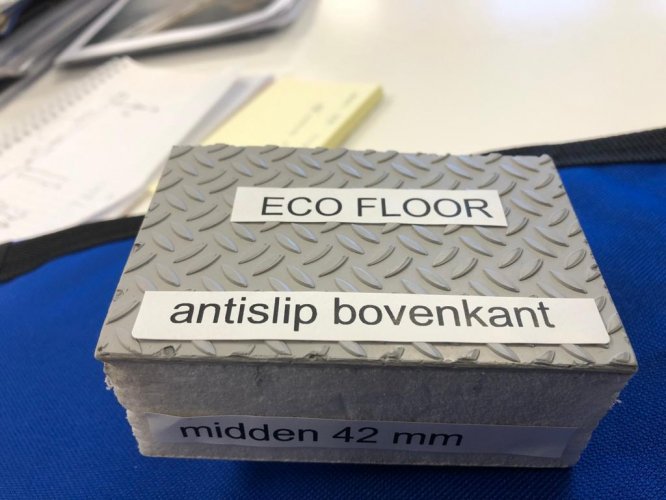 foto: 18 Funcruiser Pontoon 650