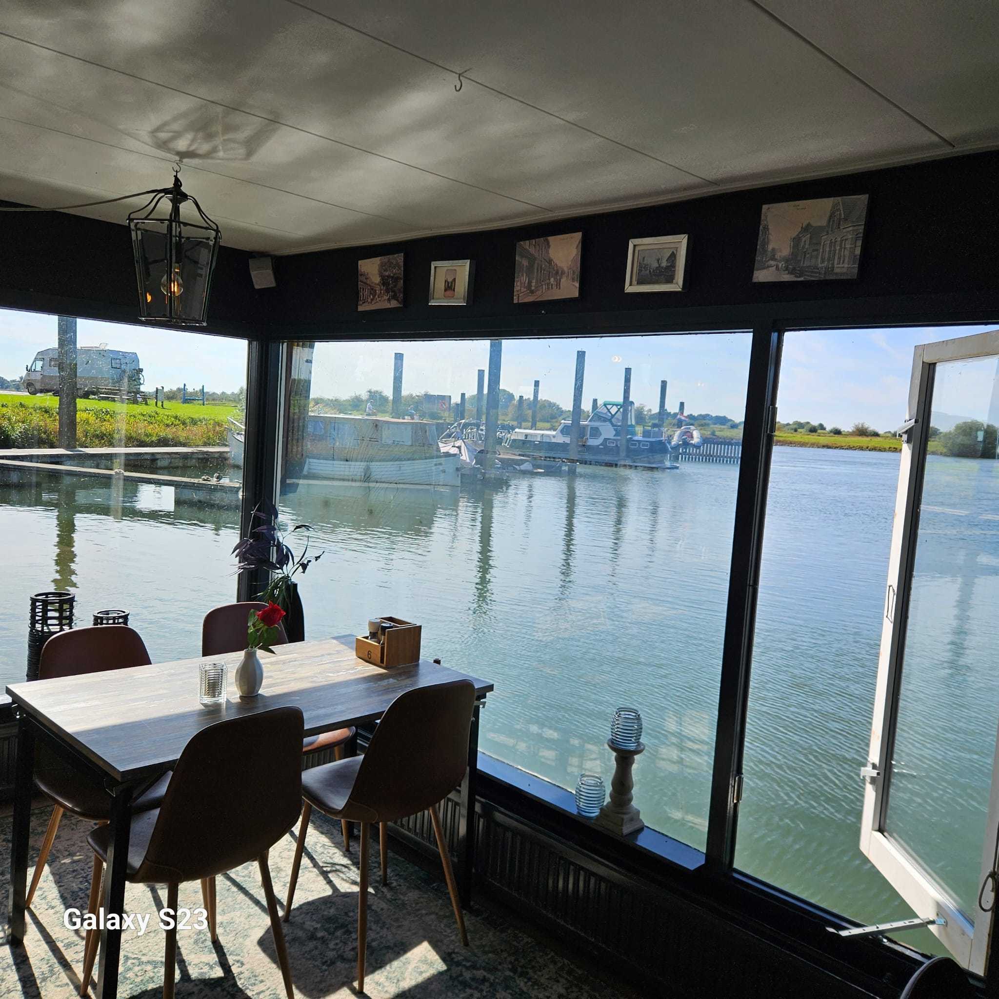 foto: 12 Drijvend Restaurant Houseboat