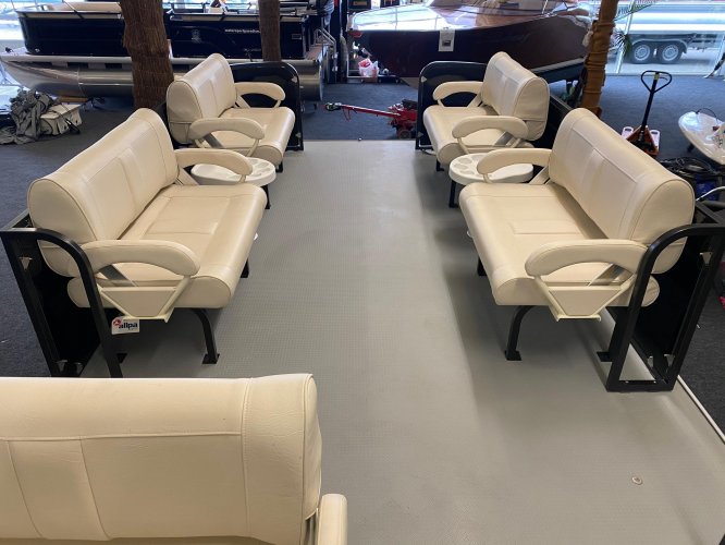 foto: 20 Funcruiser Pontoon 650