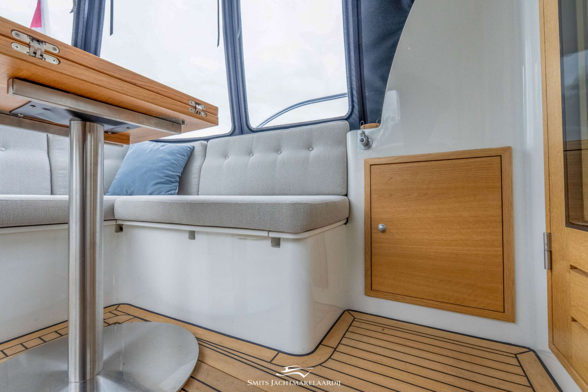 foto: 31 Vedette Vedette 33 Salon Comfort Line