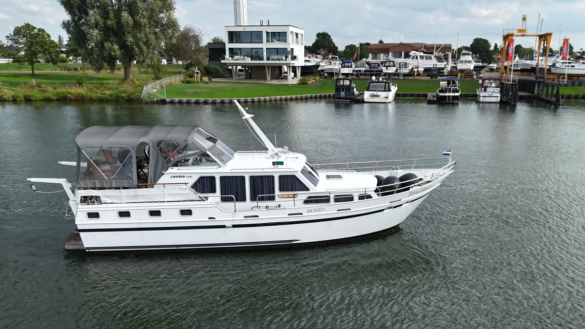 foto: 38 Linssen  42 SL 