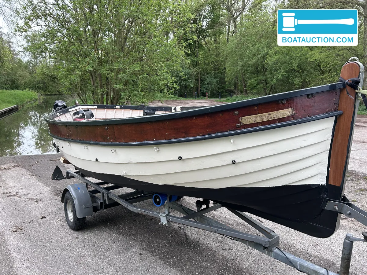 foto: 7 Lifeboat 465