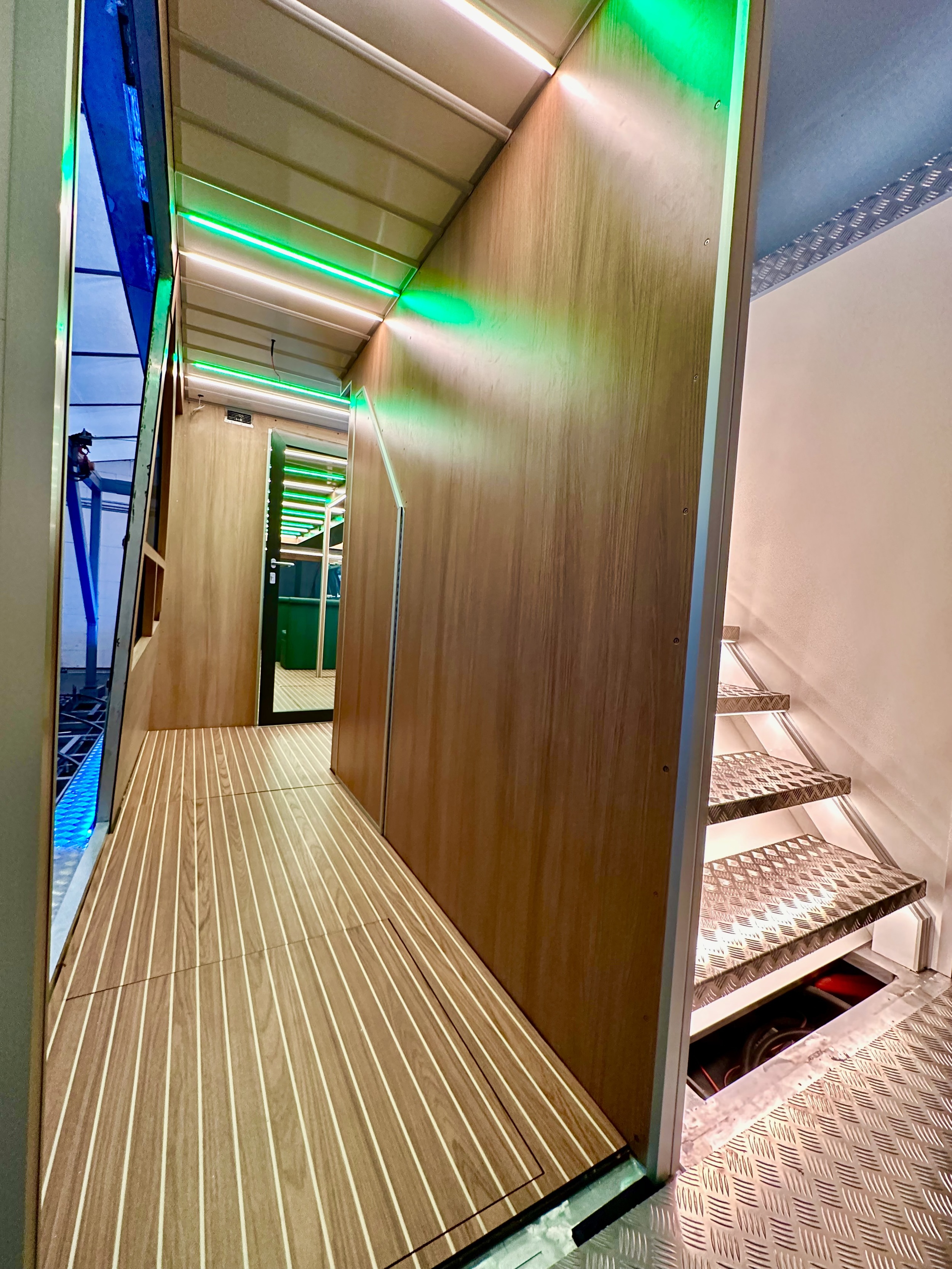 foto: 28 Holiday Boat Sundeck 57 Passenger Catamaran