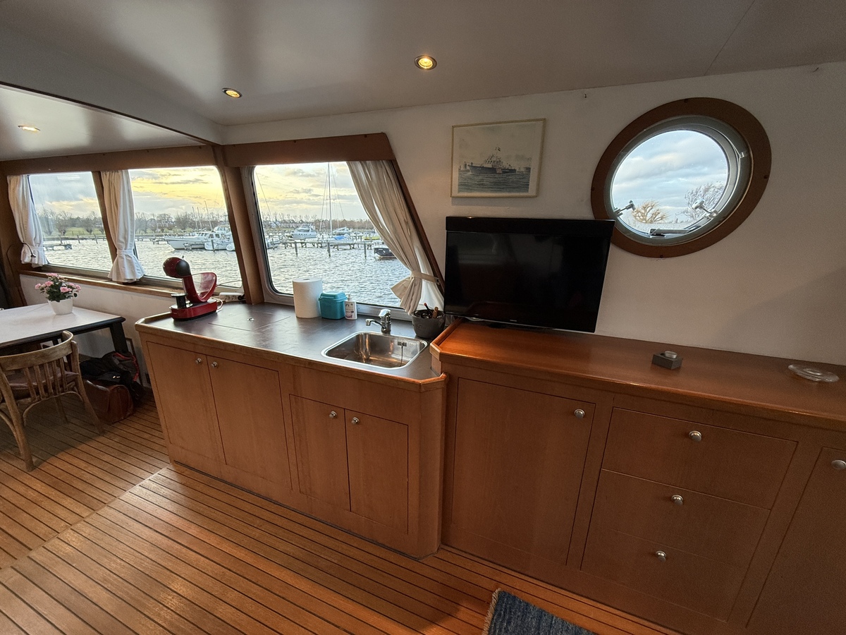 foto: 32 Ex-Patrouille Vaartuig Varend Woonschip