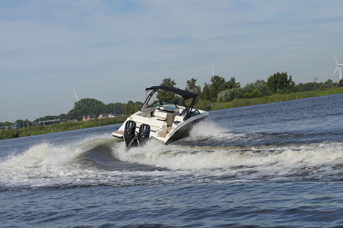 foto: 37 Sea Ray SDX 290 Outboard