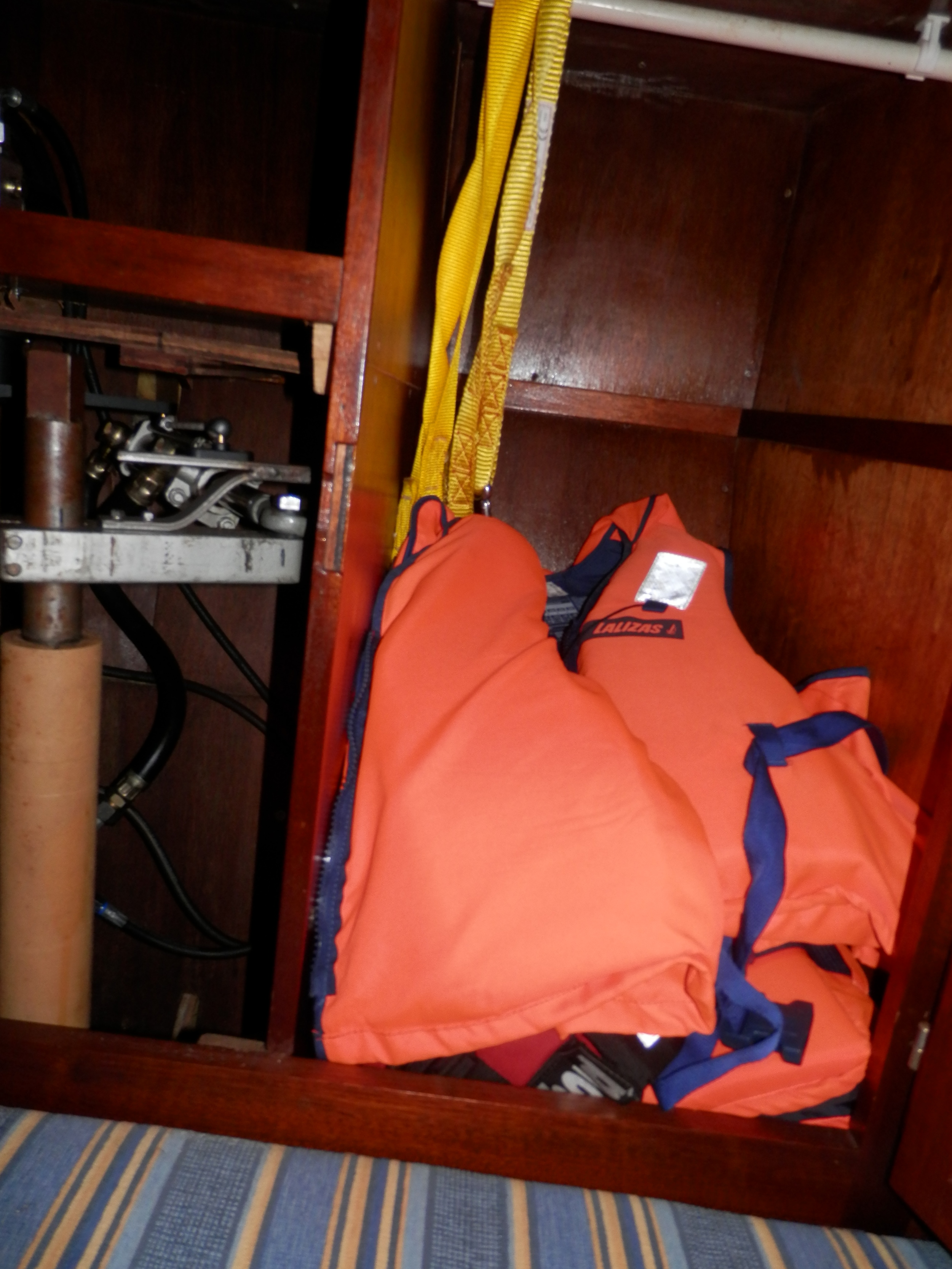 foto: 99 MOTORSAILER Kallipygos 10.00