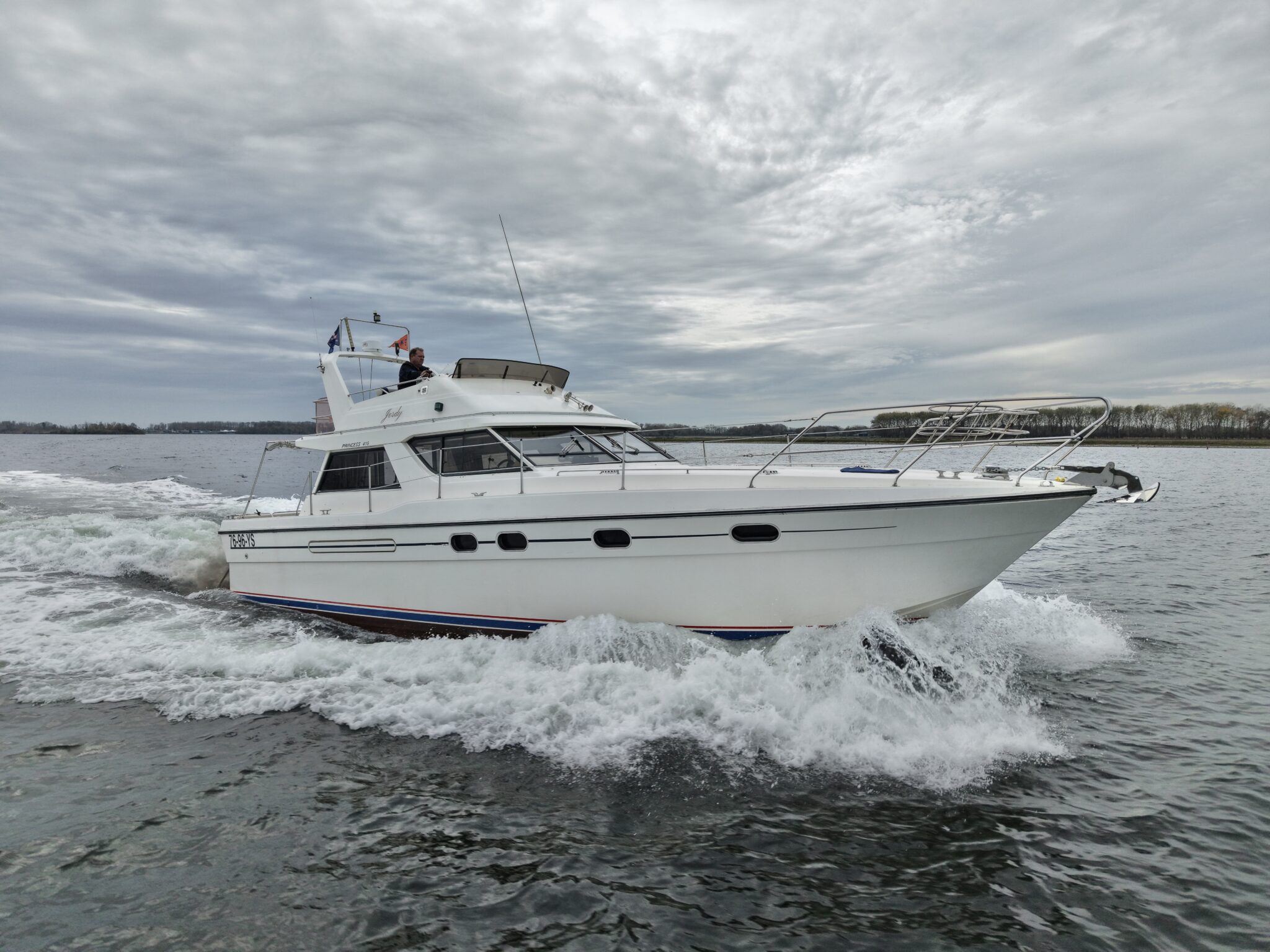 foto: 60 Princess Princess 415 FB