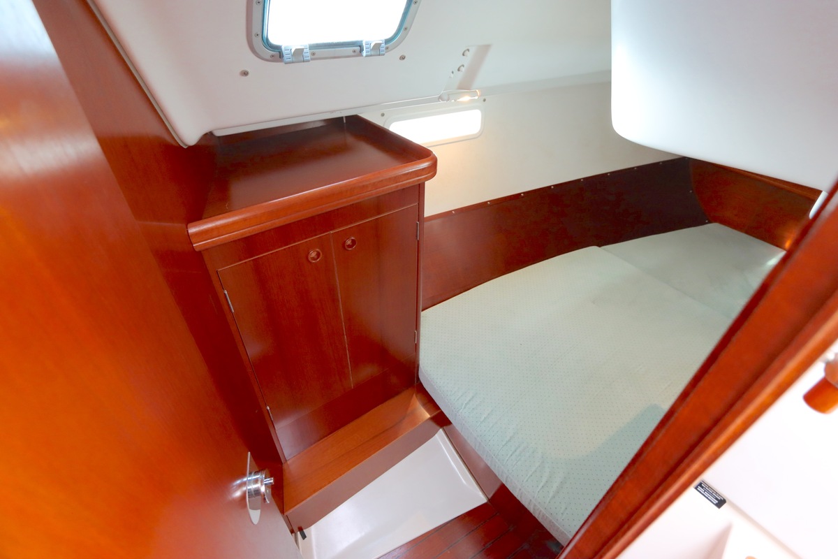foto: 33 Beneteau Oceanis Clipper 331 Lifting keel