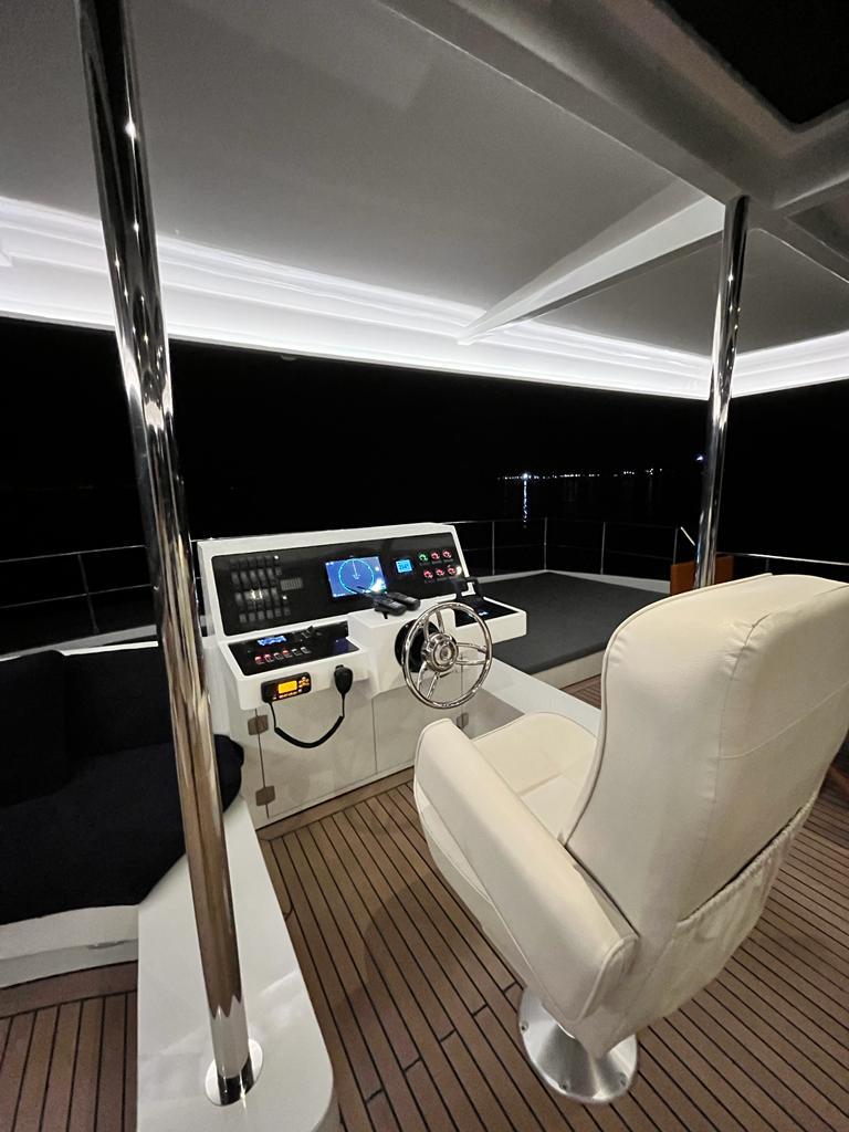 foto: 21 Maison Marine 66 Houseboat- Catamaran