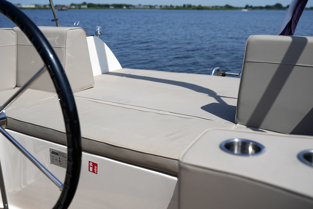 foto: 33 Interboat Intender 820
