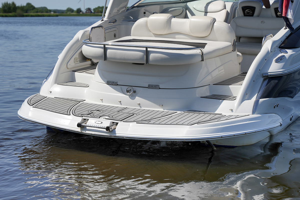 foto: 39 Crownline 315 SCR