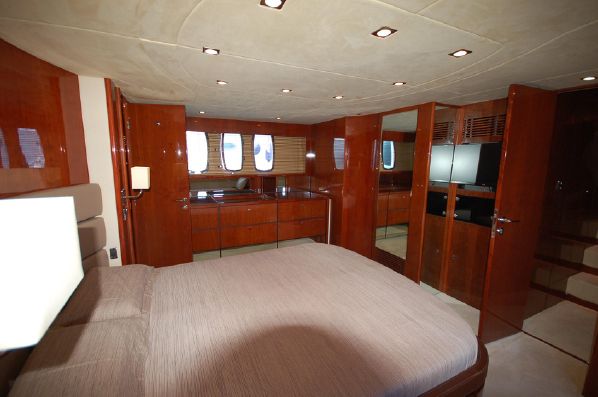 foto: 30 Fairline Squadron 68