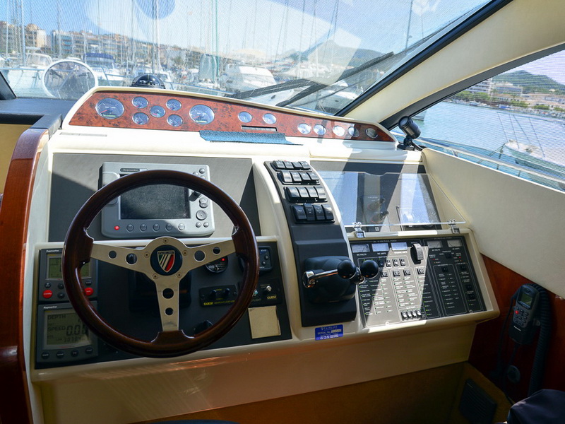 foto: 15 Fairline Phantom 50