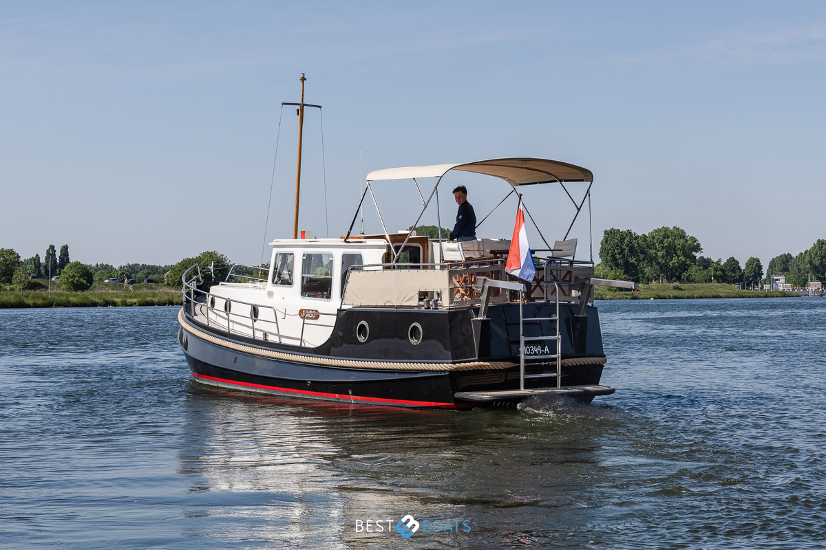 foto: 64 Exellent 1000 Hybride Patrol