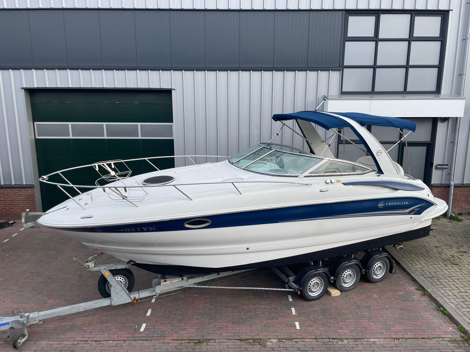 foto: 6 Four Winns  Crownlinen 270 