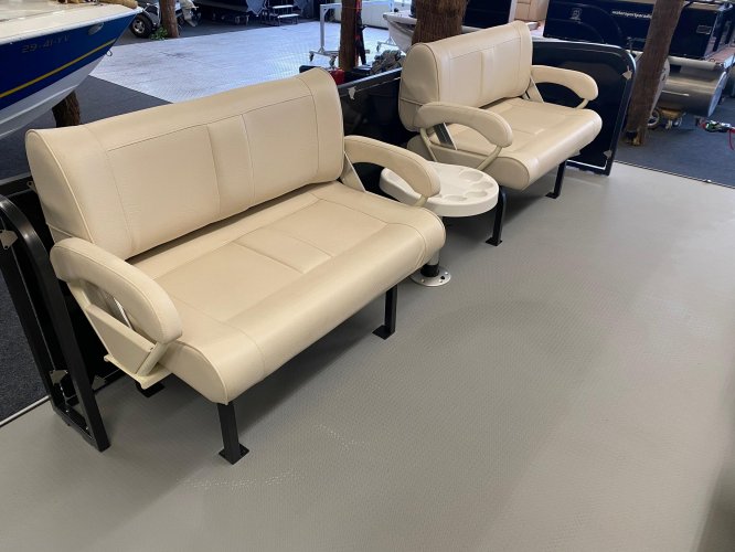 foto: 21 Funcruiser Pontoon 650