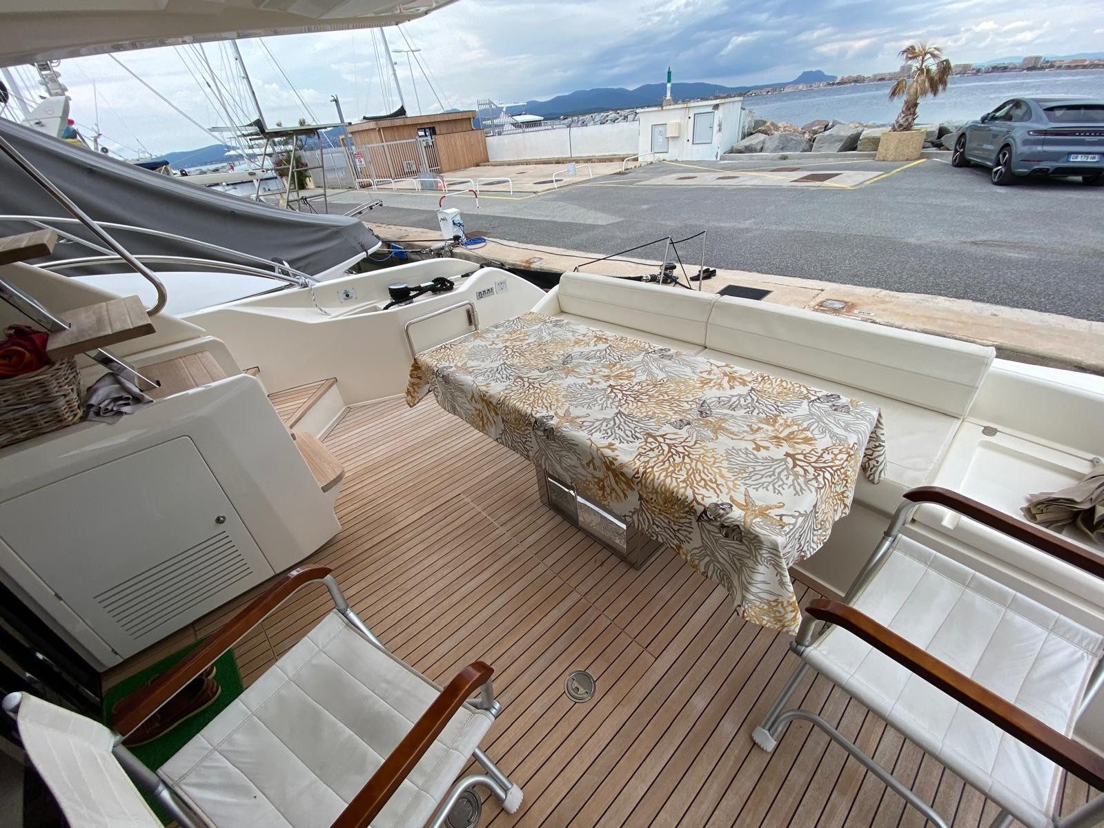 foto: 18 Ferretti 550