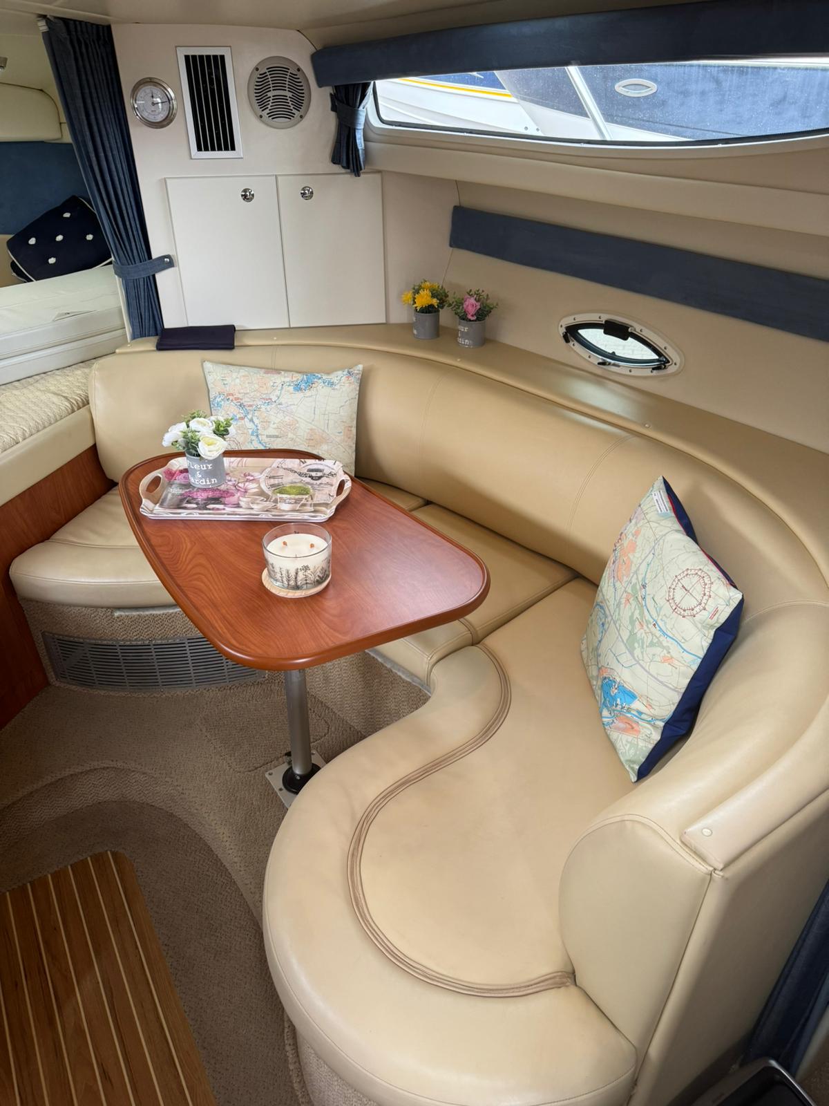 foto: 13 Bayliner  305