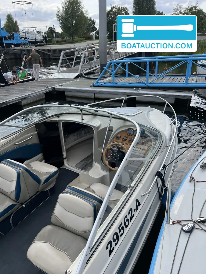 foto: 11 Maxum 2100 SC