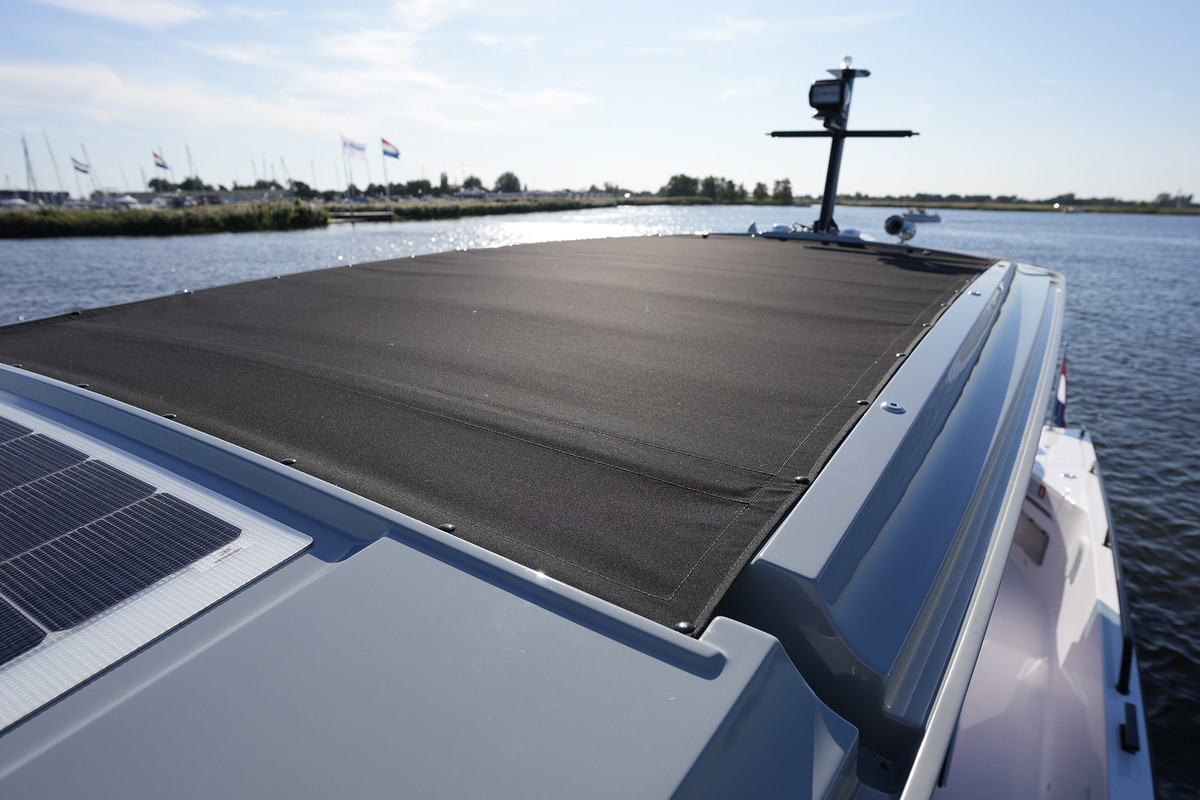 foto: 77 Axopar  37 XC Cross Cabin Mediterrana Edition