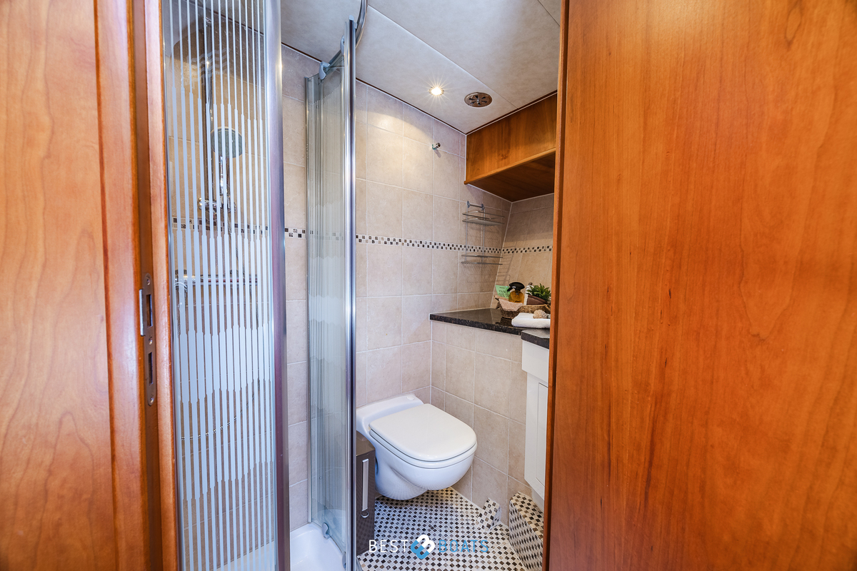 foto: 48 Van den Hoven Exclusive 1600