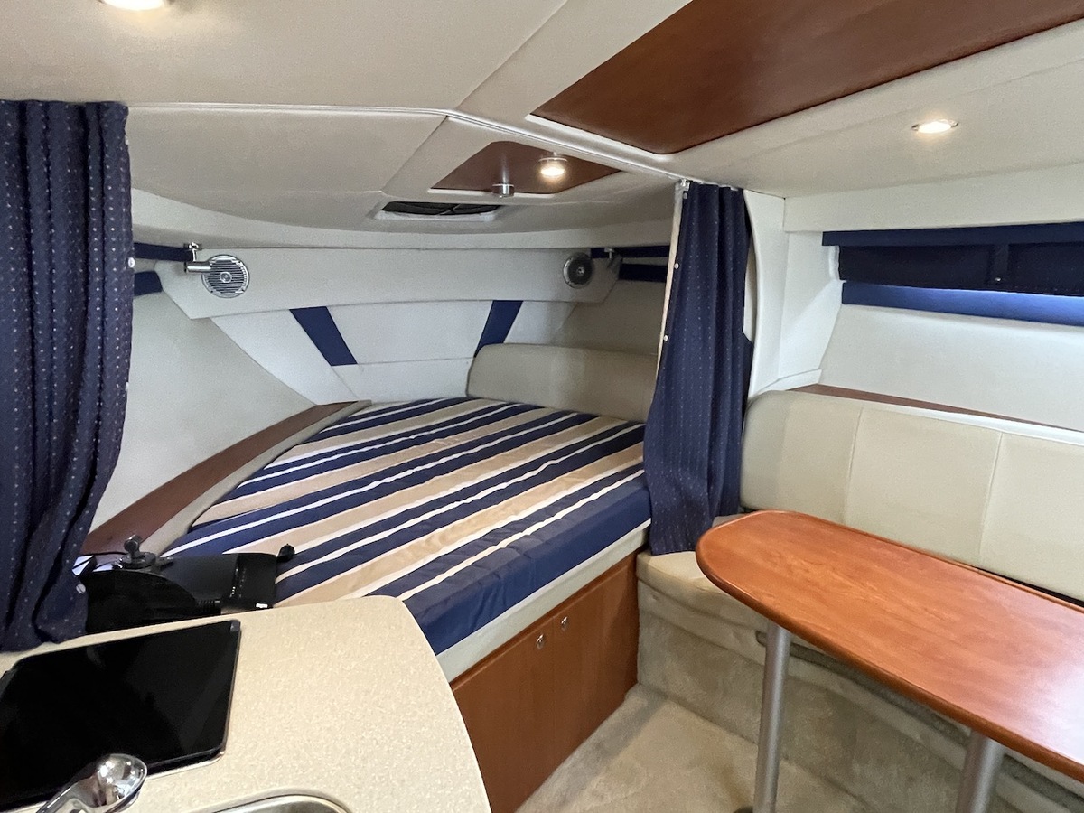 foto: 20 Bayliner  335 Cruiser