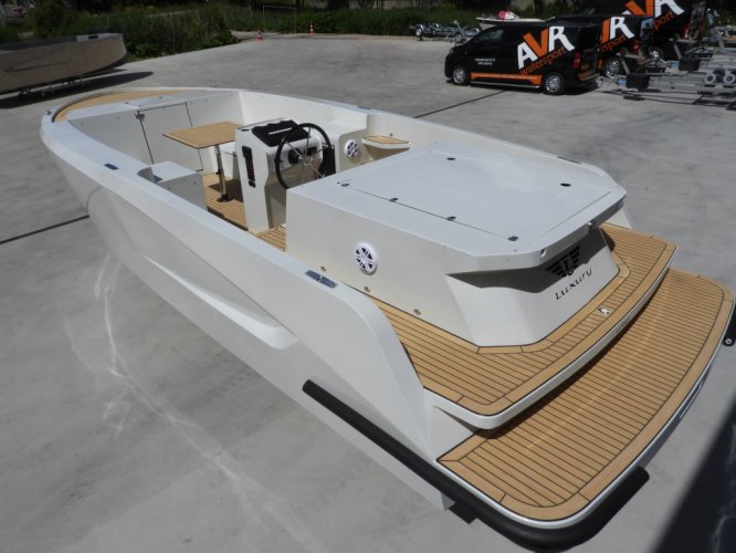 foto: 20 Luxury Alu Tender 77