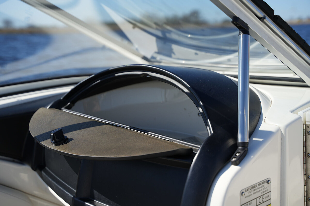 foto: 24 Bayliner 225