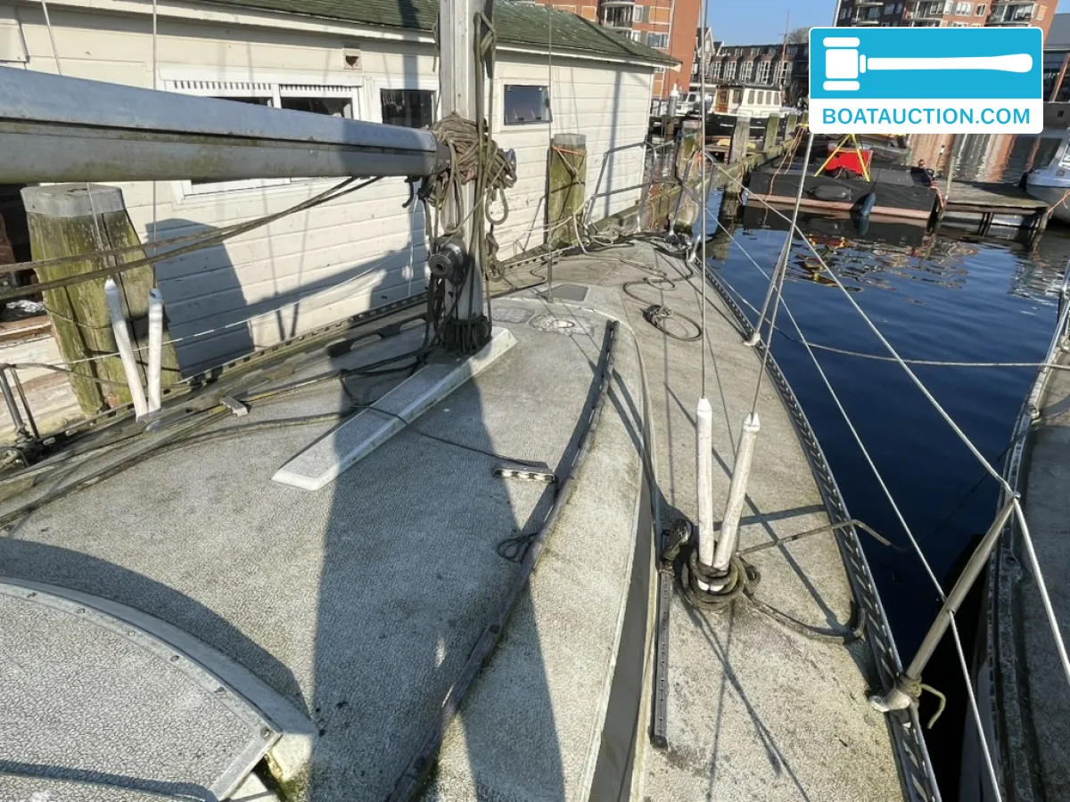foto: 8 Cabin sailboat 900