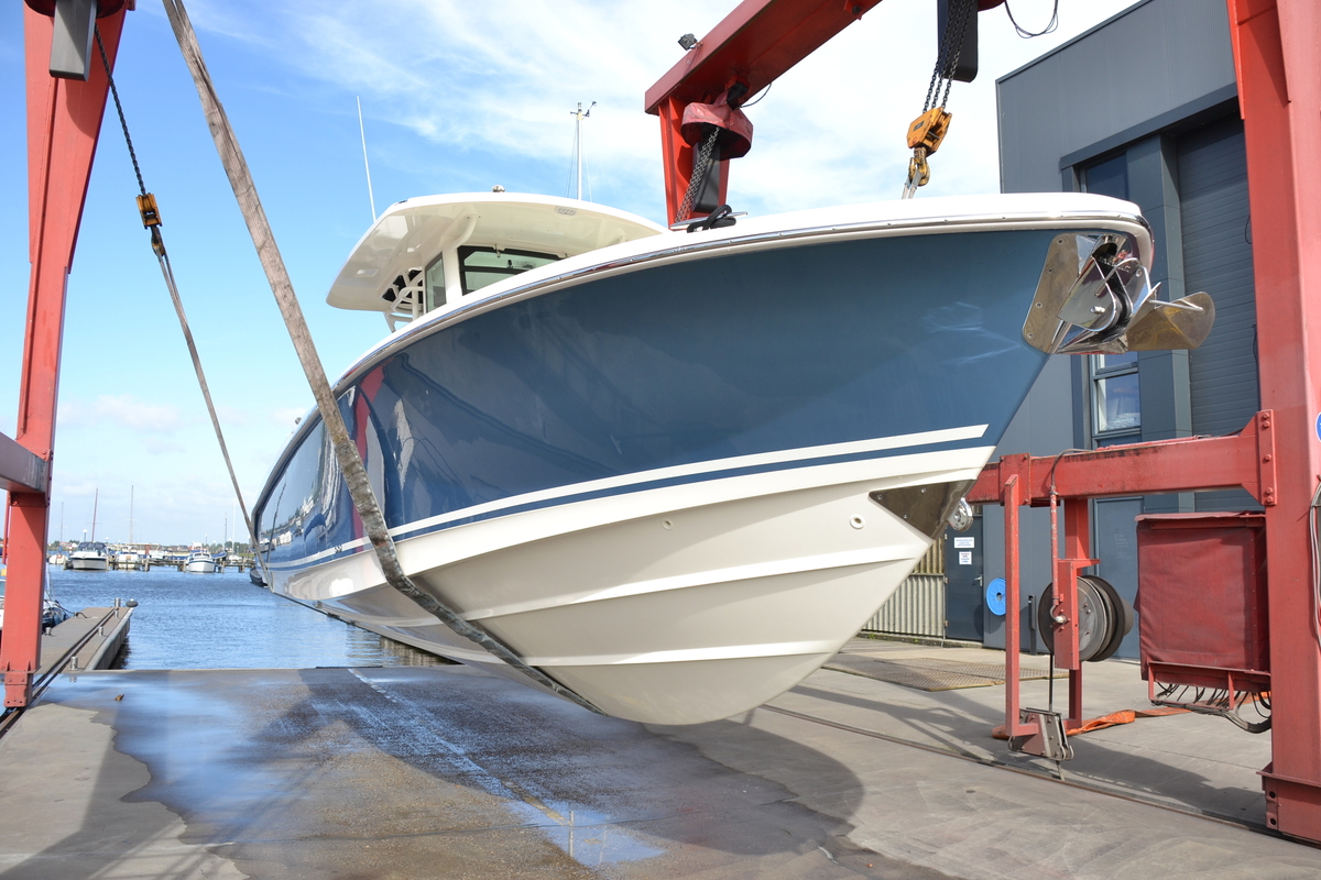 foto: 58 Boston Whaler 330 Outrage
