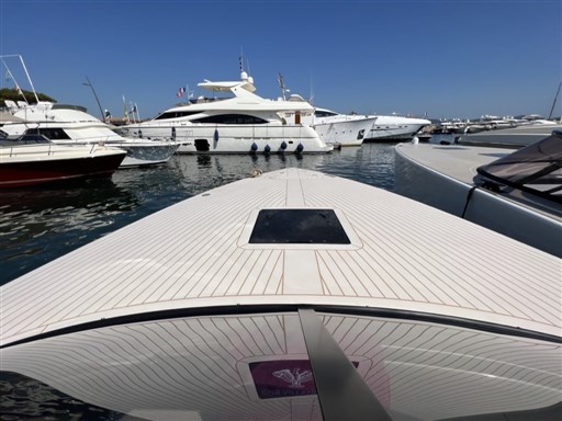 foto: 28 Vandutch 32