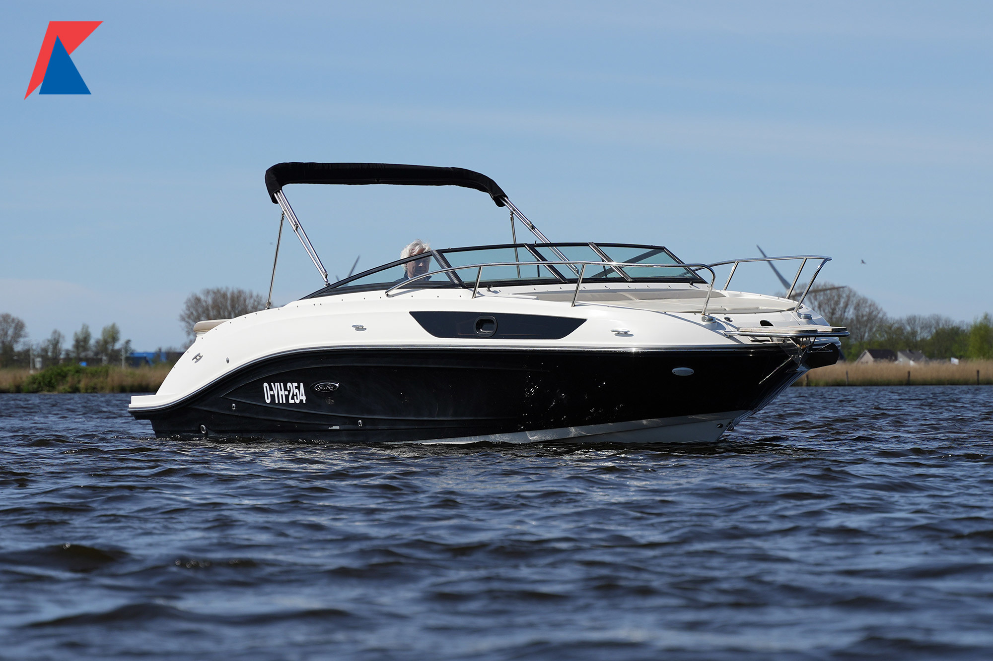 hoofdfoto: 1 Sea Ray Sun Sport 230