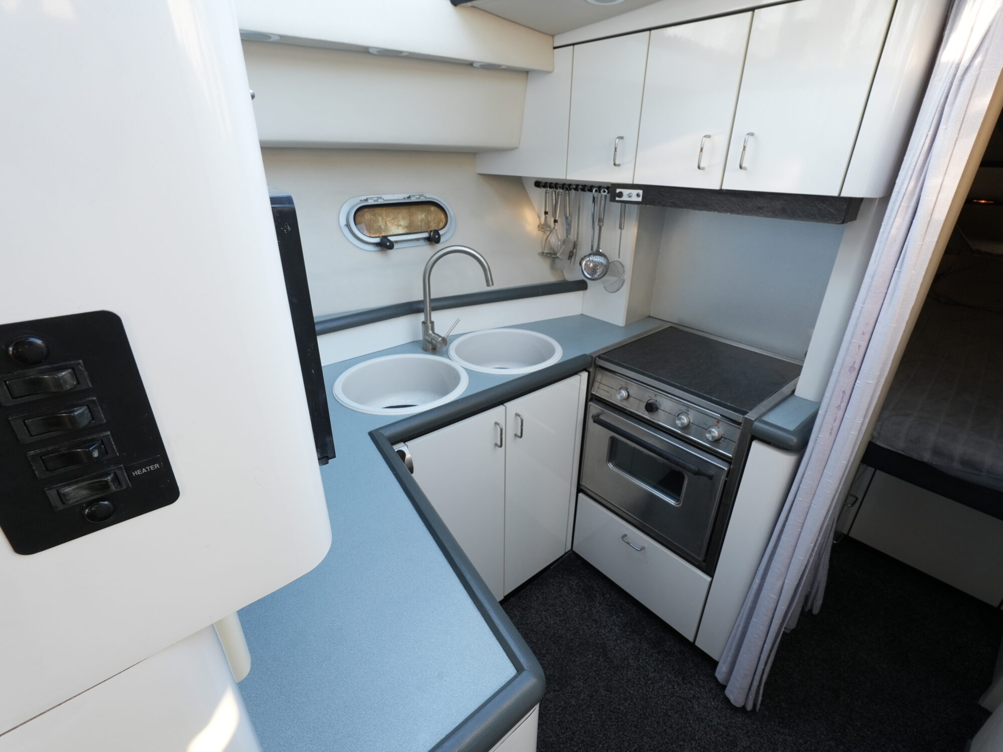 foto: 60 Bayliner Bayliner 3688 Flybridge