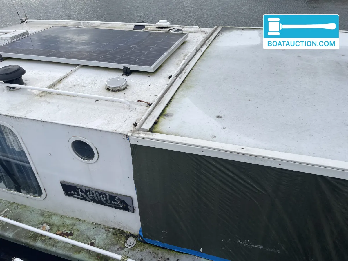 foto: 6 Motorboat 900